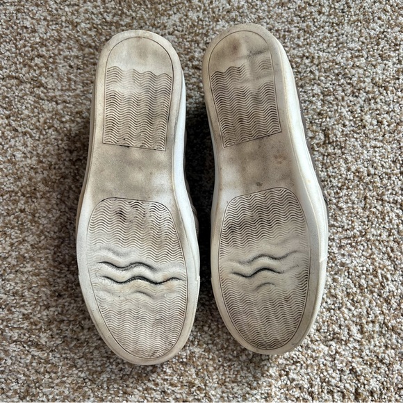 Steve Madden Zaander Quilted Slip On Sneakers Taupe Grey Brown Size 10 - Picture 6 of 11